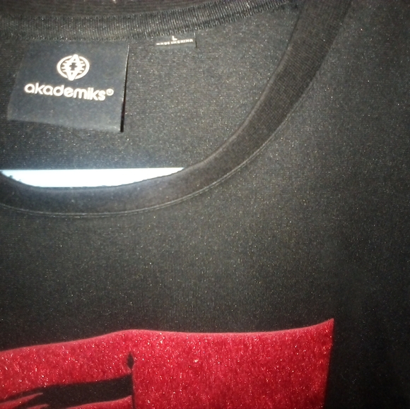 Blk &, Red akadeiks t shirt - Picture 3 of 3
